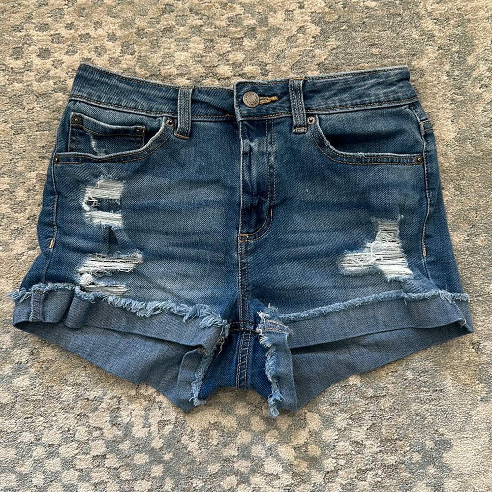 Junior’s denim shorts